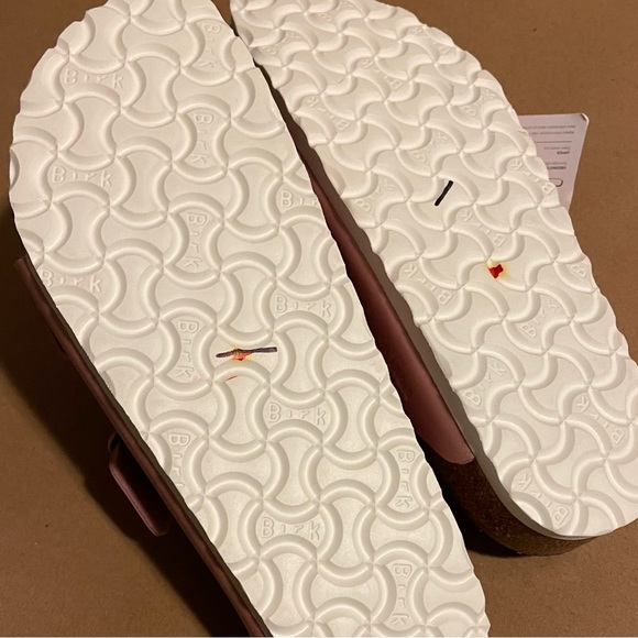 Birkenstock Arizona Birko-Flor :
Icy Metallic Old Rose NWT - Picture 6 of 6